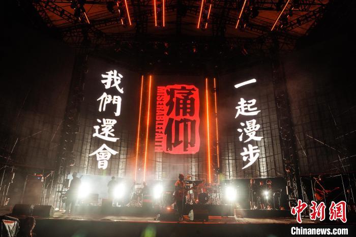 阳光沙滩与27组“热爱” 虾米音乐节高质亮相的背后(图1) 阳光沙滩与27组“热爱” 虾米音乐节高质亮相的背后(图1)