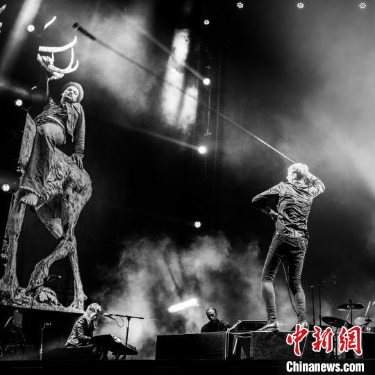 阳光沙滩与27组“热爱” 虾米音乐节高质亮相的背后(图2) 阳光沙滩与27组“热爱” 虾米音乐节高质亮相的背后(图2)
