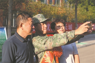 下半年新兵起运,各地组织形式多样的欢送仪式(图3) 下半年新兵起运,各地组织形式多样的欢送仪式(图3)