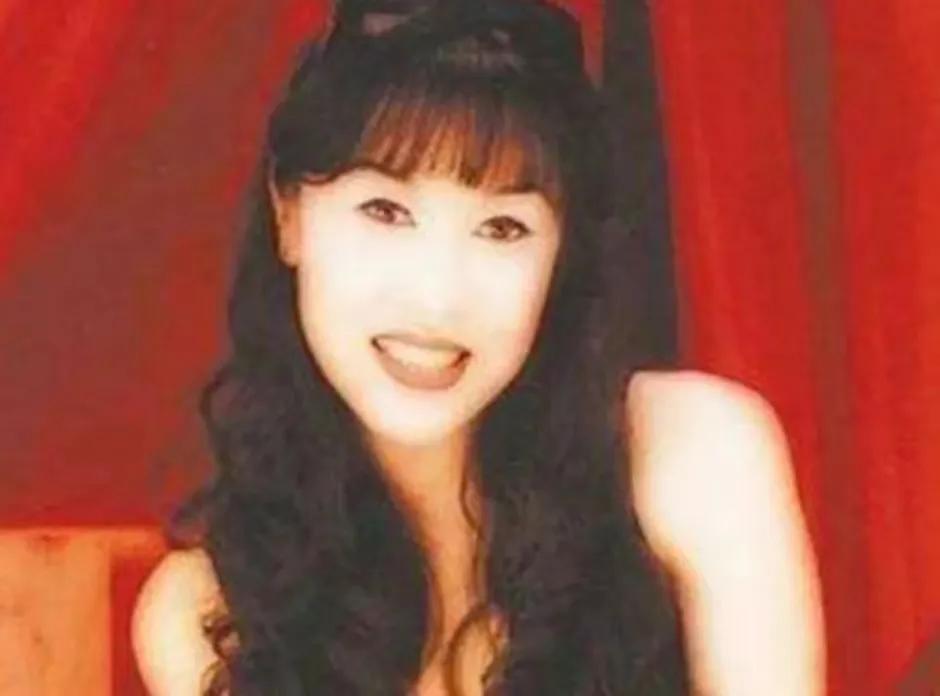 中国第1位变性人，1983年“男变女”手术成功，嫁给大32岁的富豪(图7)