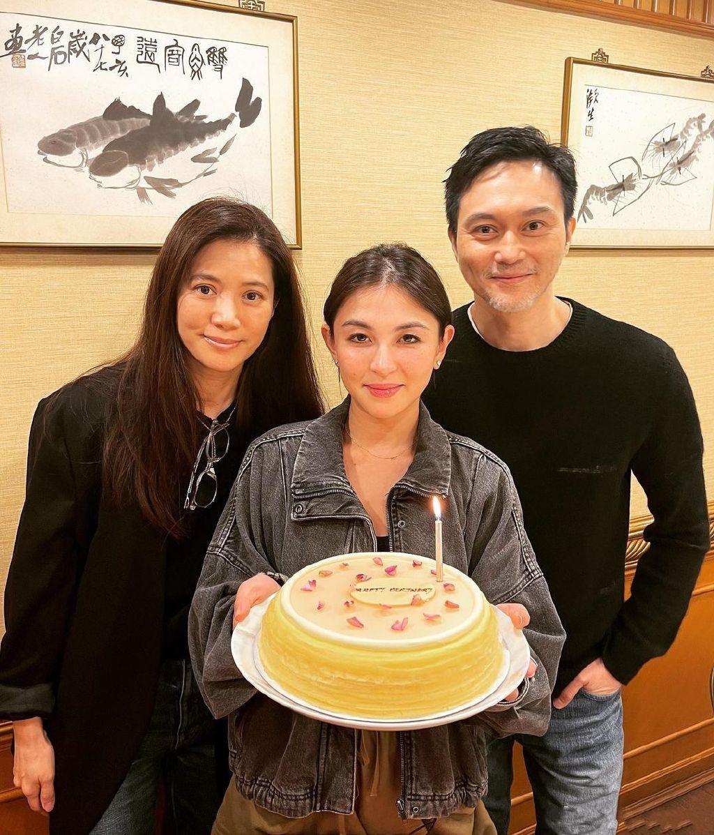 上山诗钠女儿庆生,袁咏仪夫妇出镜,张智霖胡子全白略显苍老(图1)