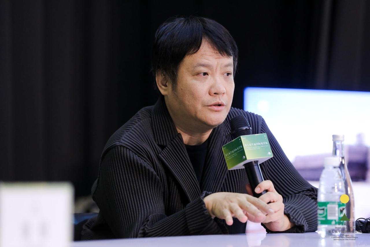 宁浩携手刘德华推出新片《红毯先生》，展现娱乐圈众生百态