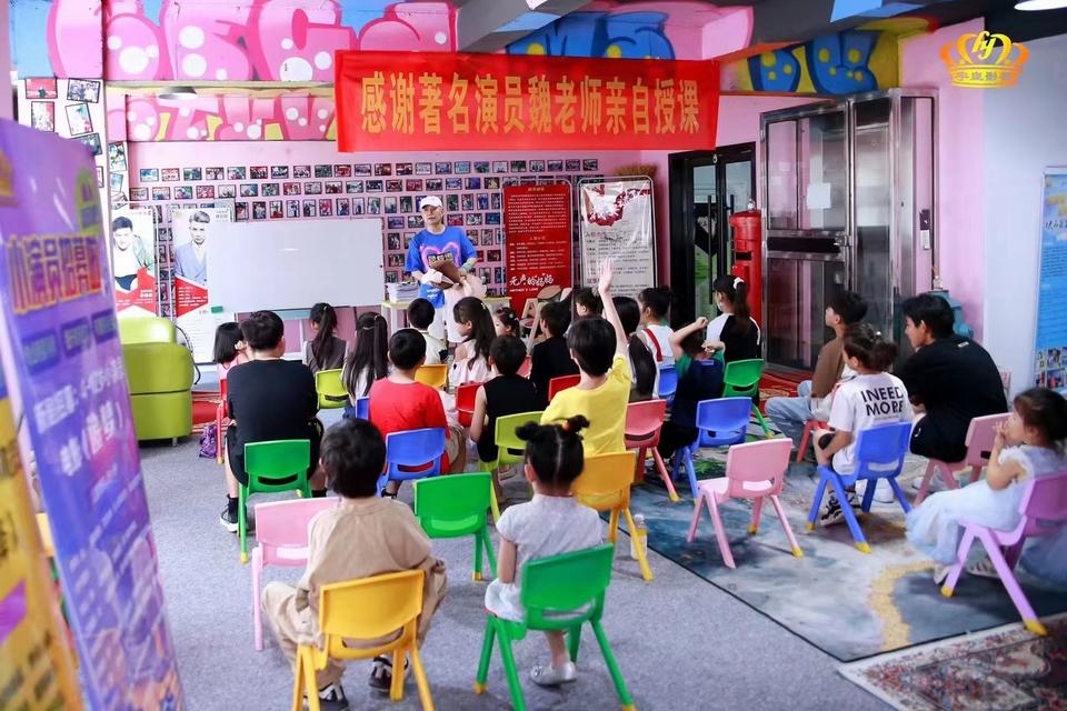“横漂”的梦想与现实：渴望拿奖，锤炼技能，离开的人想重返横店(图2)