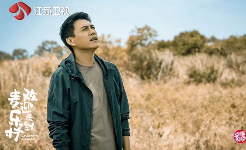 新剧诠释援外医生，演员靳东：最不愿意的就是重复自己(图1)