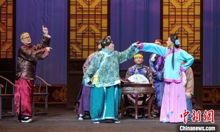 彰显“津味曲艺”特色 新编曲艺剧《硕二爷传奇》在天津首演(图2) 彰显“津味曲艺”特色 新编曲艺剧《硕二爷传奇》在天津首演(图2)