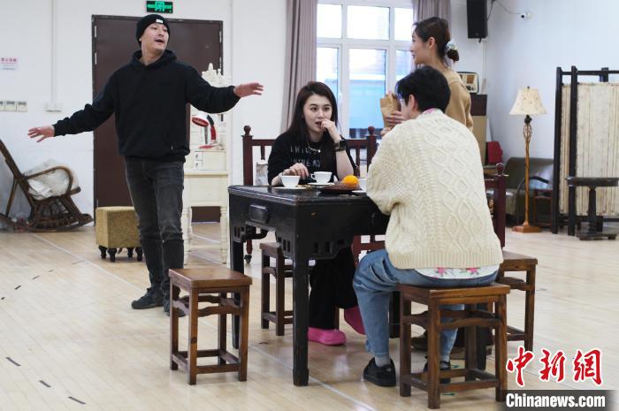 “上海闲话”版舞台剧《长恨歌》首次公开排练现场(图9) “上海闲话”版舞台剧《长恨歌》首次公开排练现场(图9)