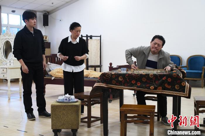 “上海闲话”版舞台剧《长恨歌》首次公开排练现场(图8) “上海闲话”版舞台剧《长恨歌》首次公开排练现场(图8)