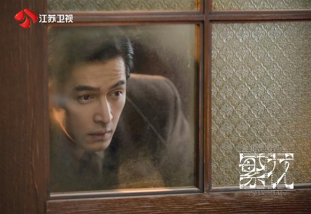 胡歌忆《繁花》:初次见王家卫很紧张,差点一人饰三角(图7) 胡歌忆《繁花》:初次见王家卫很紧张,差点一人饰三角(图7)