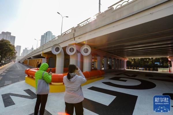 上海：苏州河畔桥下空间开放(图3)