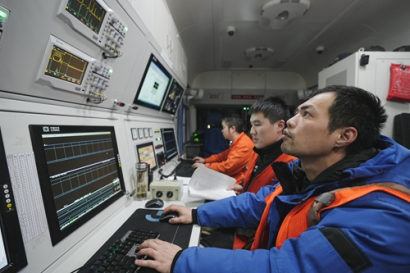 钢轨探伤工 夜探400里(图3)