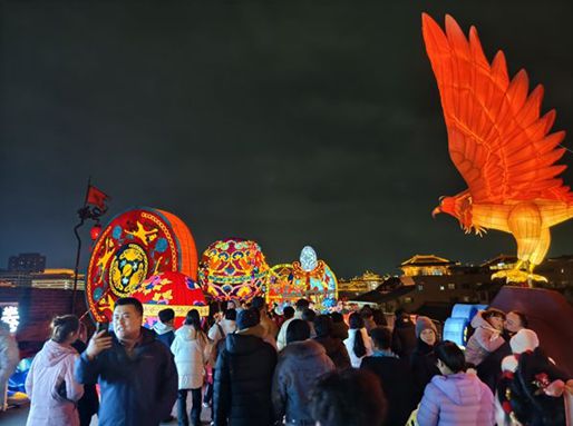 【新春走基层】梦回盛唐！西安城墙灯会游人如织(图8)