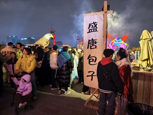 【新春走基层】梦回盛唐！西安城墙灯会游人如织(图10)