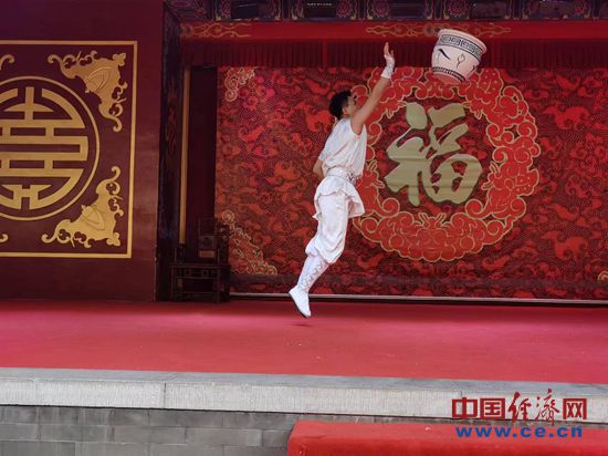 【新春走基层】北京：逛庙会，让“年味”拉满(图4)