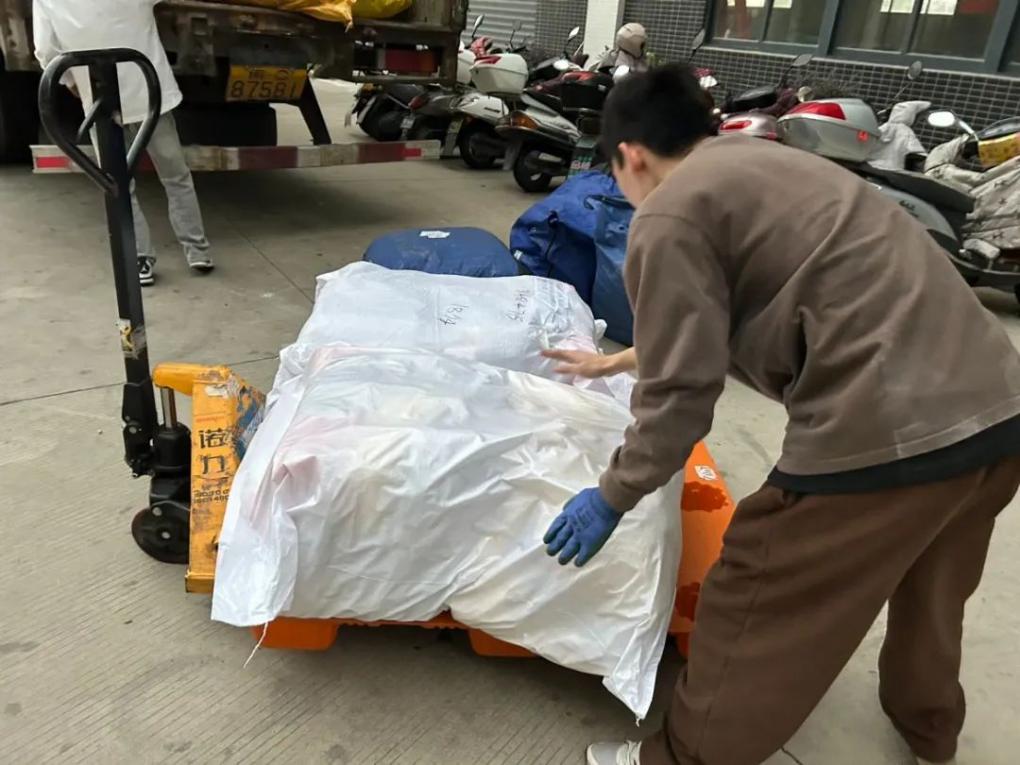 【爱心接力 秉承使命】嗨玩购集团助力河南全省“新年穿新衣”困境儿童帮扶公益活动(图6) IMG_261