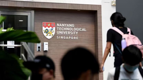 			磁吸海外人才 汇聚发展合力磁吸海外人才 汇聚发展合力 杭州未来科技城在狮城引才备受关注		(图1)