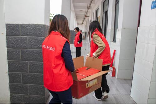 中荷人寿“保蓓公益行”：践行金融为民  激荡爱的力量		