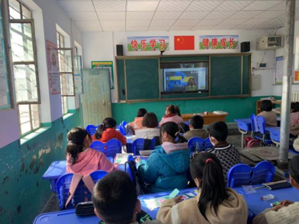 
			传音携手“情系远山”，共筑乡村科学梦想
		(图2)