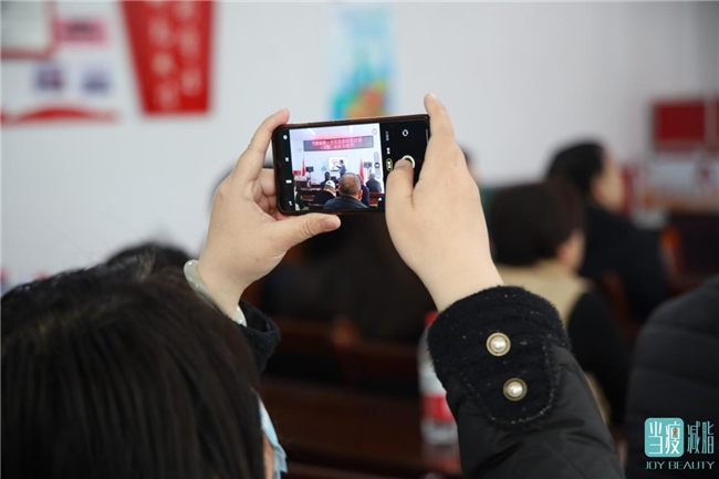 
			当瘦减脂走进太原社区，普及全民营养健康知识
		(图2)