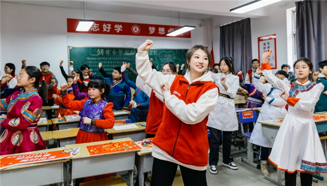 
			联想“美好假期”公益行第八季高奏凯歌
		(图4)