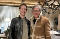 黄仁勋与扎克伯格罕见同框 互换外套引发热议