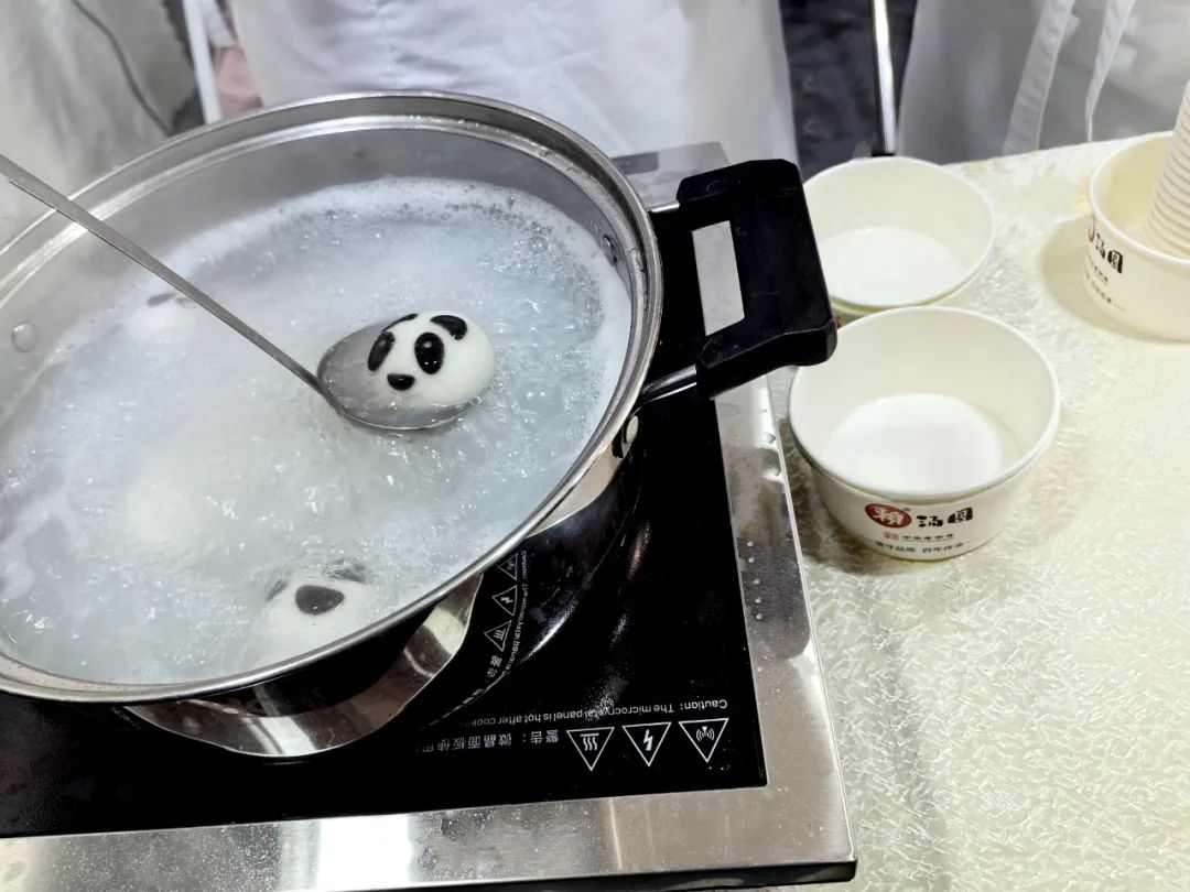 赖汤圆亮相良之隆展会，新品预制菜与爆浆糍粑系列引领新风尚(图8)