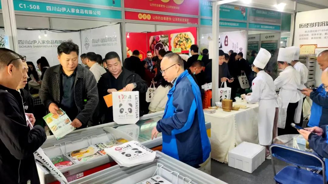 赖汤圆亮相良之隆展会，新品预制菜与爆浆糍粑系列引领新风尚(图3)