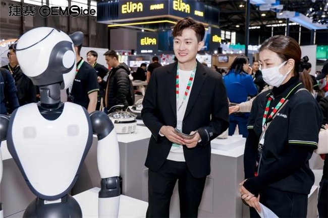 
			捷赛2024AWE直播之夜：刘威工作室助阵，解锁直播新高度
		(图2)