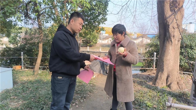 
			共建美好家园，同心协力守护环境
		(图1)