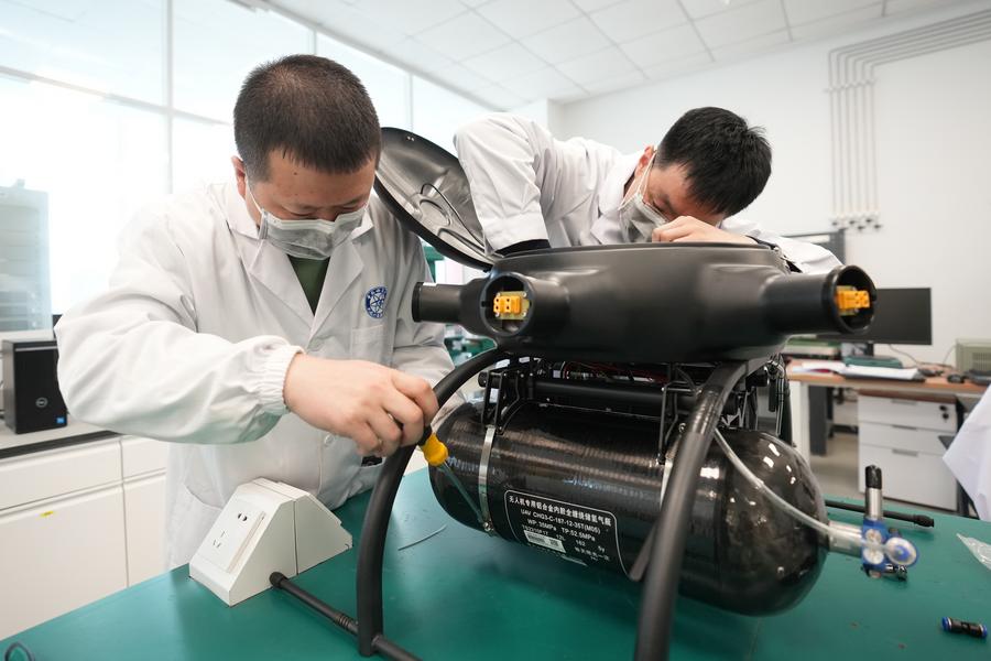 中国科学家研发高比能氢混动力电源解决工业级无人机续航难题(图1)