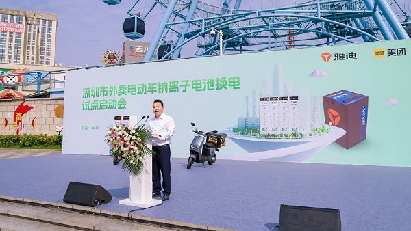 范炎聪常为深圳电动车的规范管理鼓与呼.jpg