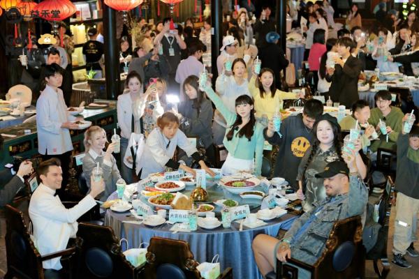 益禾堂请吃席出圈，密子君、全炫丸……吃辣星人都来了！(图1)