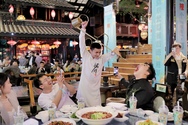 益禾堂请吃席出圈，密子君、全炫丸……吃辣星人都来了！(图5)