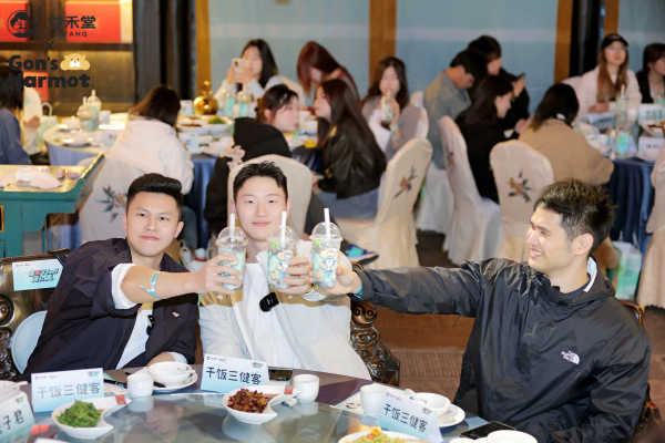 益禾堂请吃席出圈，密子君、全炫丸……吃辣星人都来了！(图8)
