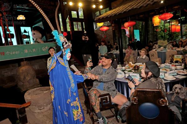 益禾堂请吃席出圈，密子君、全炫丸……吃辣星人都来了！(图11)