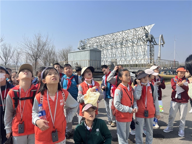 
			感受春日自然，探访春日奥秘 ——北京市建华实验学校三年级部春季研学课程
		(图3)