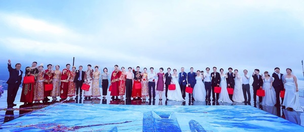 深圳集体天空婚礼,非遗金饰为爱见证(图4) 深圳集体天空婚礼,非遗金饰为爱见证