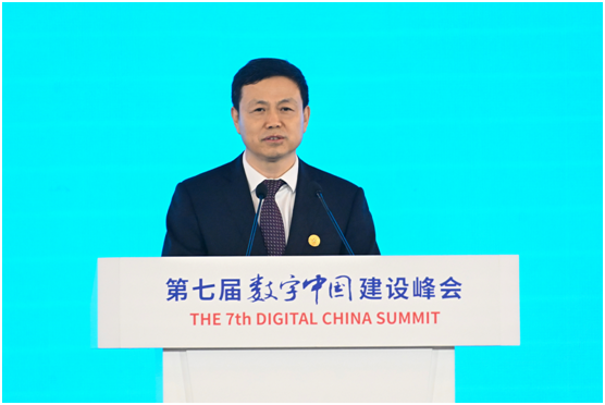 中国移动董事长杨杰：数据、算力、人工智能构成新质生产力重要驱动因素(图1)