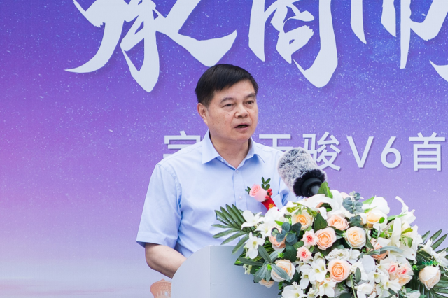 疆山如画,骏驰天下!230辆宇通天骏V6大单批次交付新疆(图2) 疆山如画,骏驰天下!230辆宇通天骏V6大单批次交付新疆