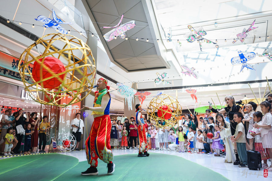 奉贤滚灯、皮影戏、大团锣鼓书……邻里相邀共度端午 奉贤滚灯、皮影戏、大团锣鼓书……邻里相邀共度端午(图1)