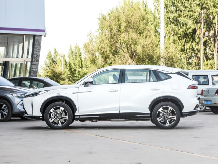 荣威D5X DMH，一登场即颠覆想象!