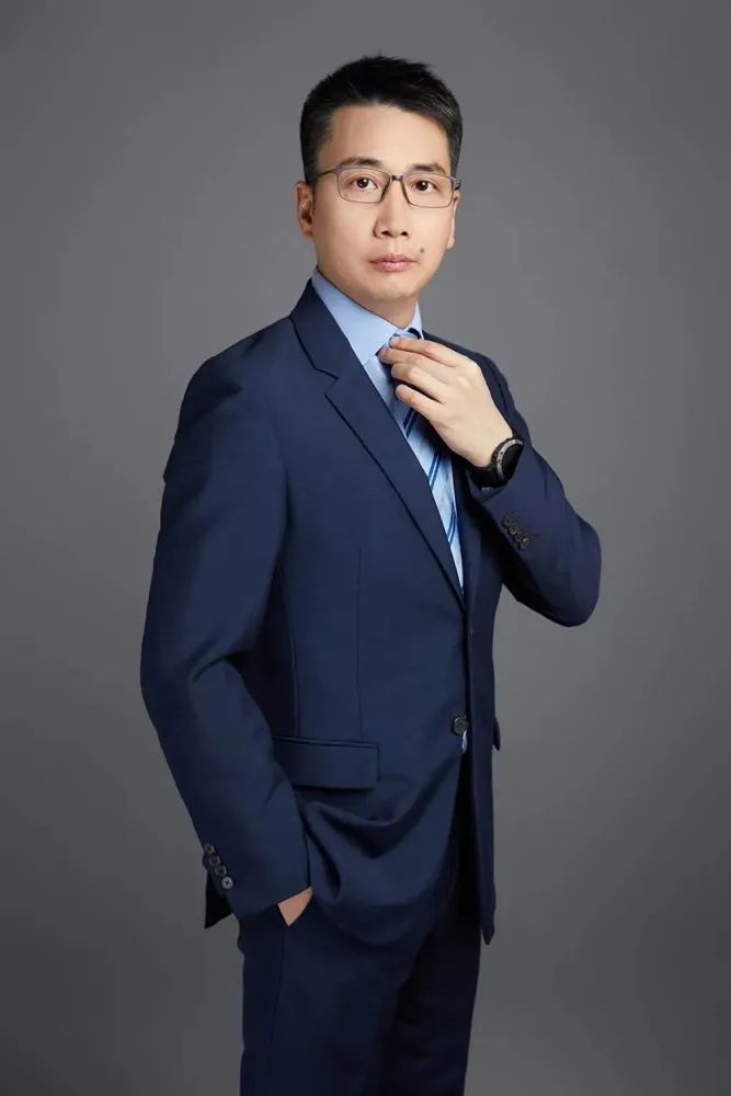 董俊姿.png