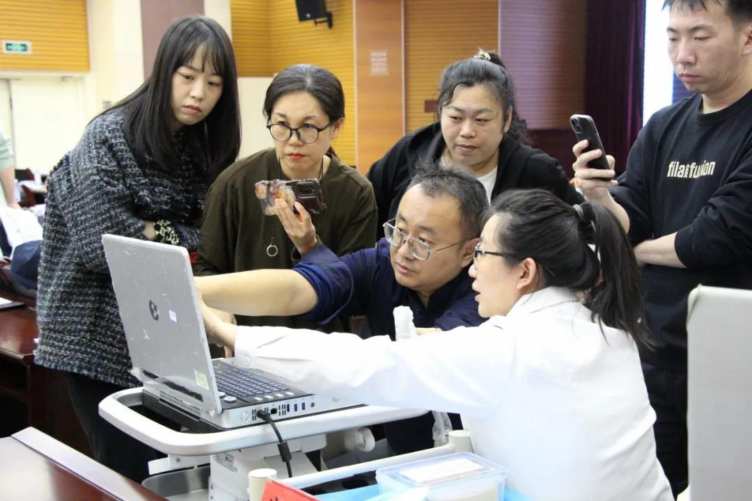 朗豪医疗集团肌骨超声培训落地葫芦岛中心医院 开创精准诊疗新纪元(图13) 朗豪医疗集团肌骨超声培训落地葫芦岛中心医院 开创精准诊疗新纪元(图13)
