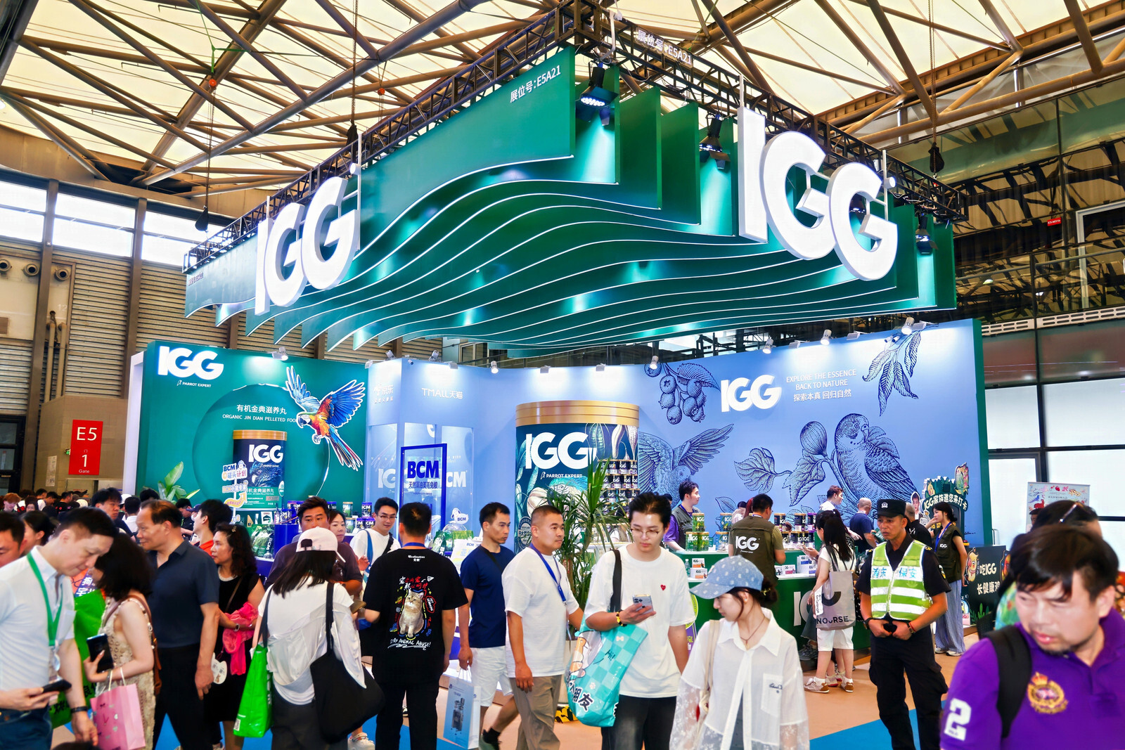 IGG 鹦鹉闪耀上海亚宠展 以创新产品引领鹦鹉新潮流