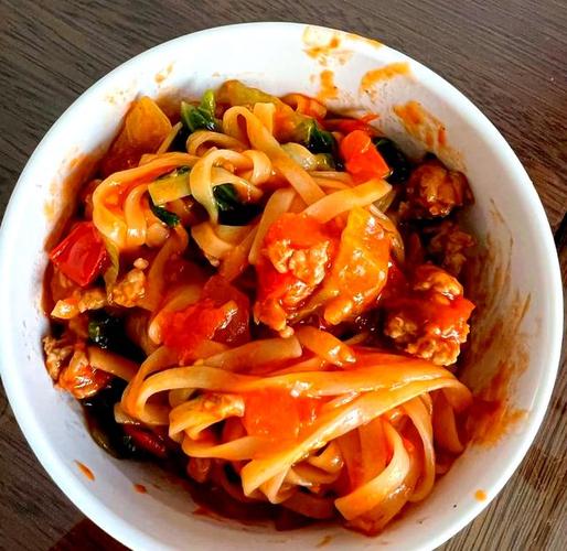 一碗6600万人热爱的番茄汤面：解码中国人的红色面食情结  (图2)