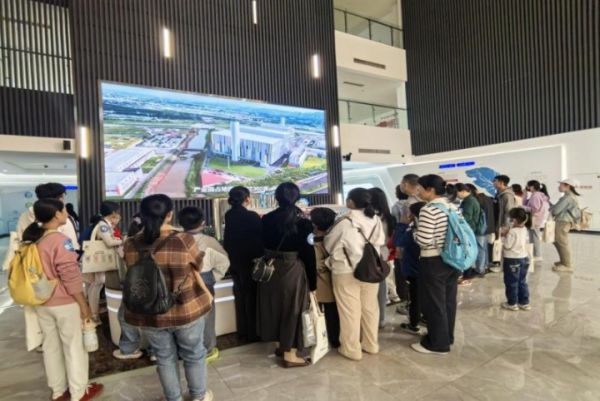 港湾街道开展亲子环保研学活动：寓教于乐播撒绿色种子(图2)