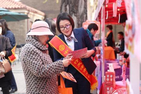 支付安全无小事 清朗金融护万家——中国银行天津市分行开展“‘津’彩绽放·金融护航”金融知识宣教活动(图2)