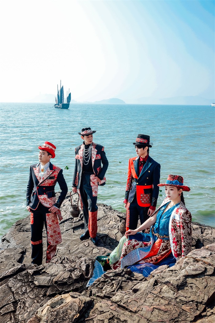 从长城到太湖，81岁朱炳仁“匠师熔装”对话双千年文脉