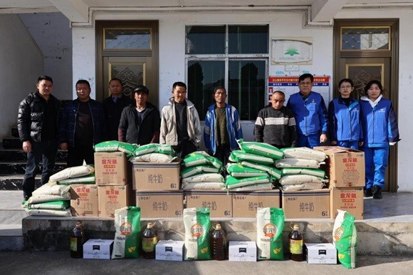 中交路建贵都扩容工程开展送温暖行动   架起企地“连心桥”